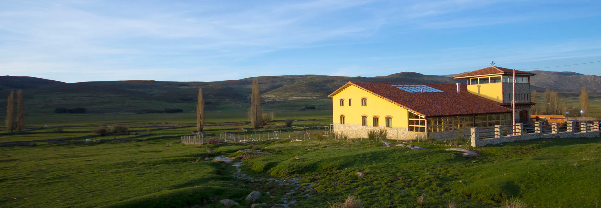 campamento gredos midleton school casa bioclimatica